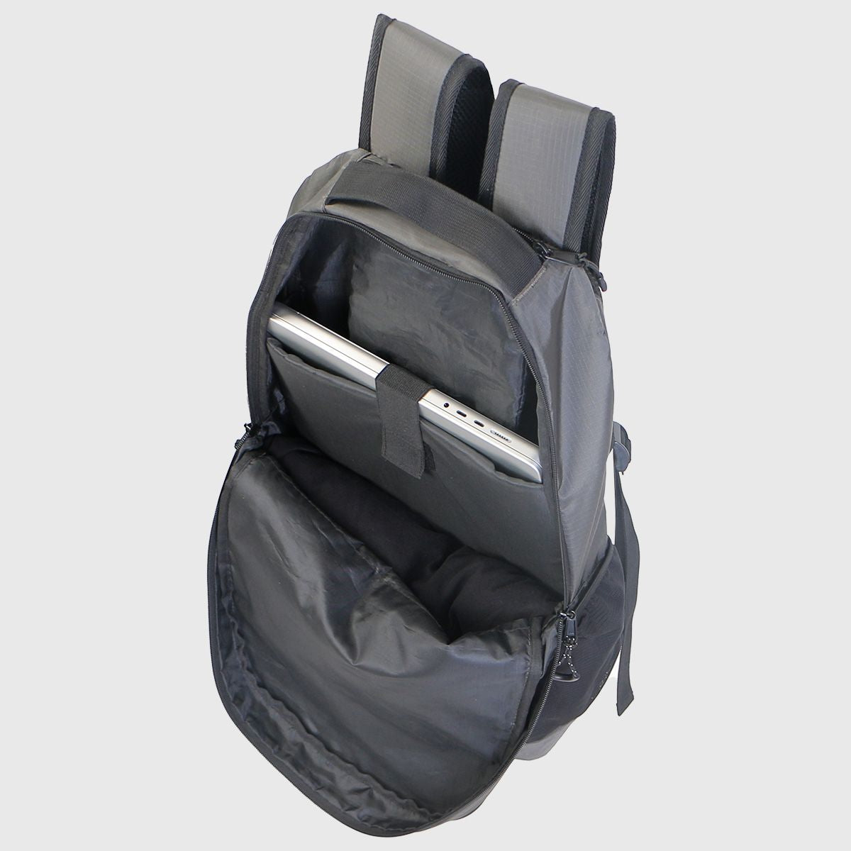 SOORUZ Backpack Daily תיק גב רב תכליתי בנפח 22 ליטרים