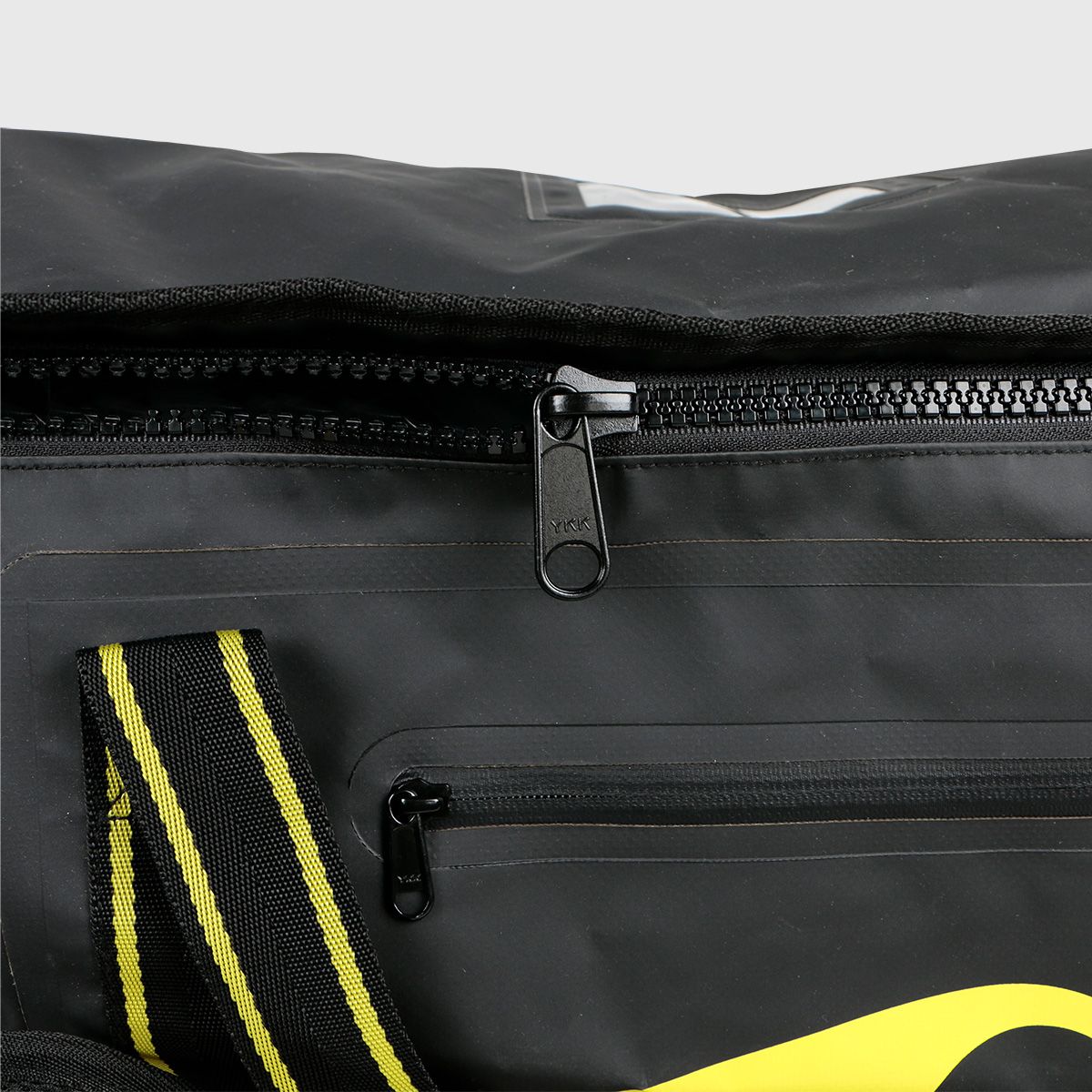 SOORUZ Bag Duffle 60L תיק צד בנפח 60 ליטרים עם תא עמיד למים