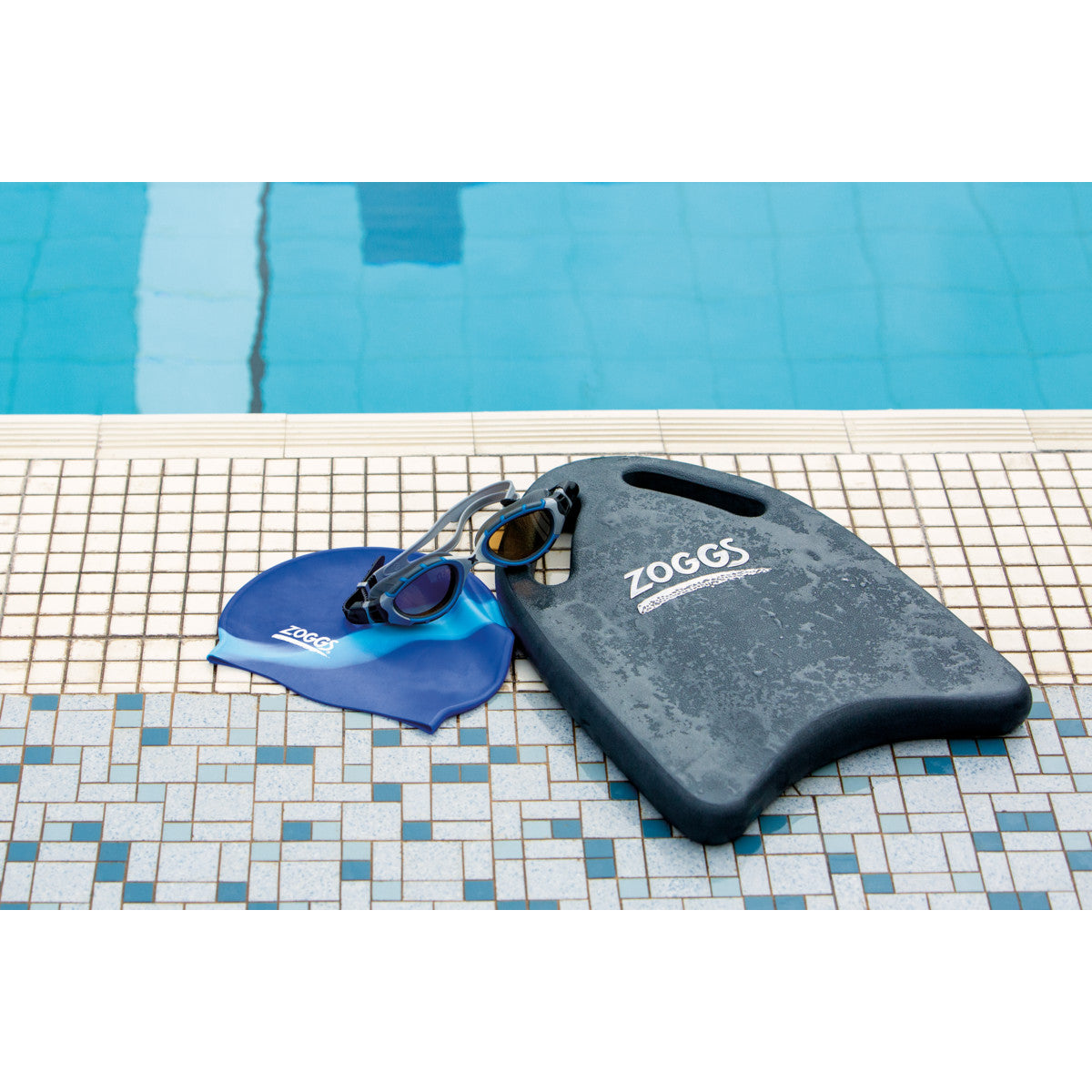 ZOGGS Kickboard (Medium) קרש שחייה